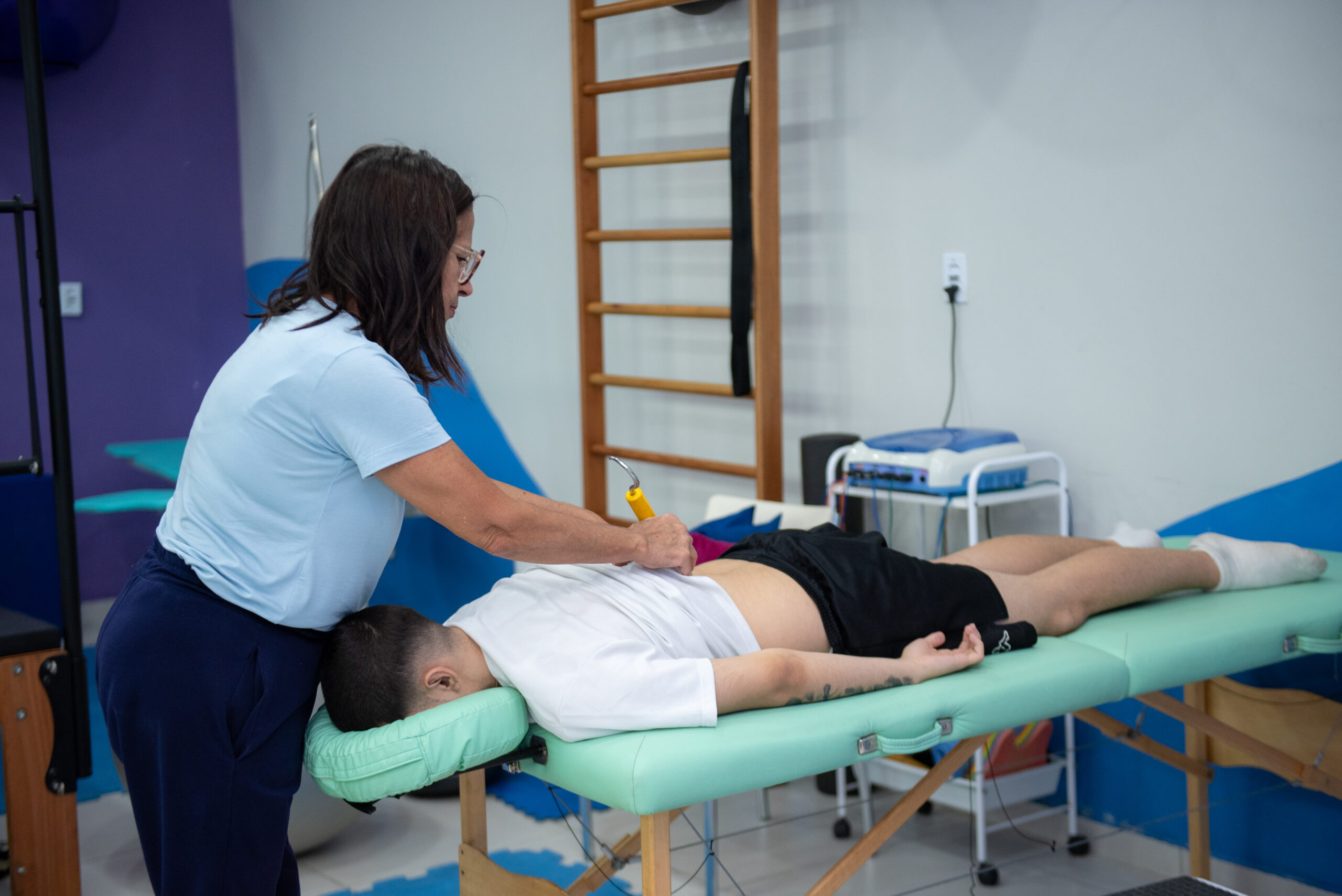 Sessão de RPG com fisioterapeuta